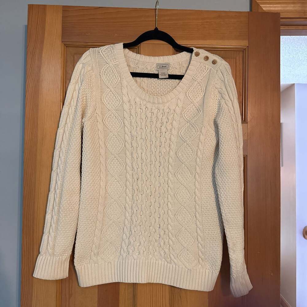 LL Bean Cream Cable Knit Pullover Sweater‎